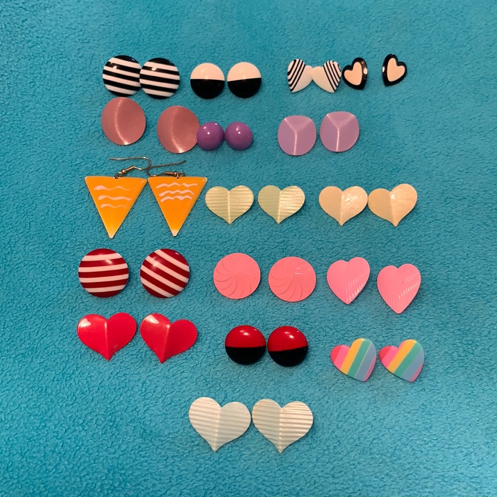 Set of 17-vintage earrings